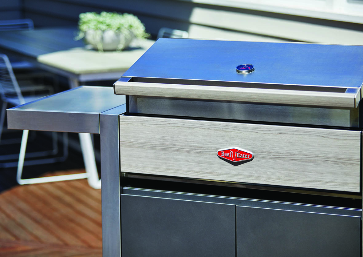 Plinski roštilj  BeefEater 1500 Series 5 gorionika Grill Centr