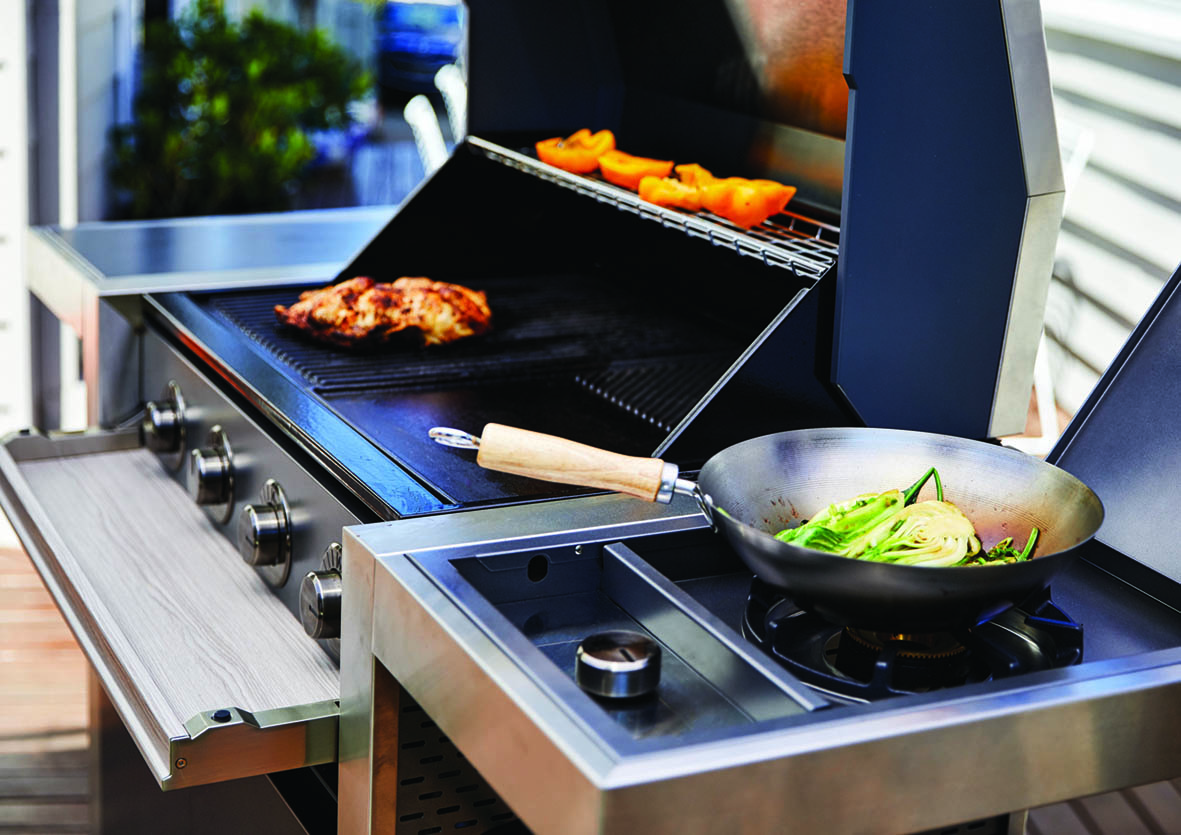 Plinski roštilj  BeefEater 1500 Series 5 gorionika Grill Centr