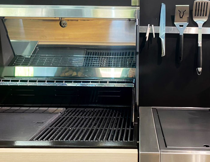 Plinski roštilj  BeefEater 1500 Series 5 gorionika Grill Centr