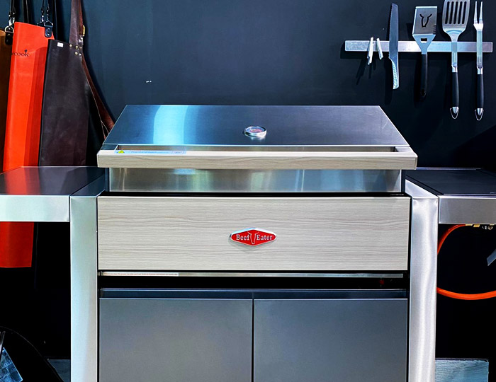 Plinski roštilj  BeefEater 1500 Series 5 gorionika Grill Centr