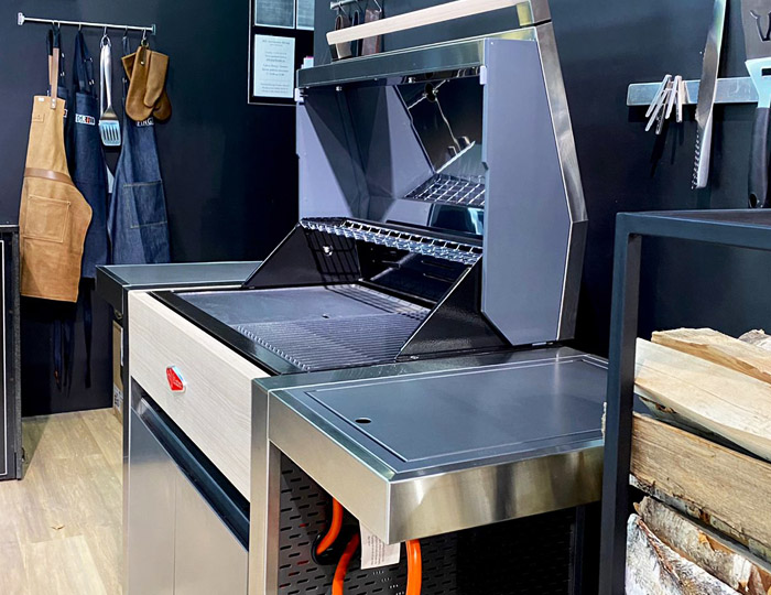 Plinski roštilj  BeefEater 1500 Series 5 gorionika Grill Centr