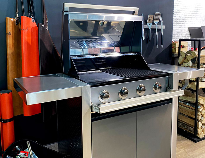 Plinski roštilj  BeefEater 1500 Series 5 gorionika Grill Centr