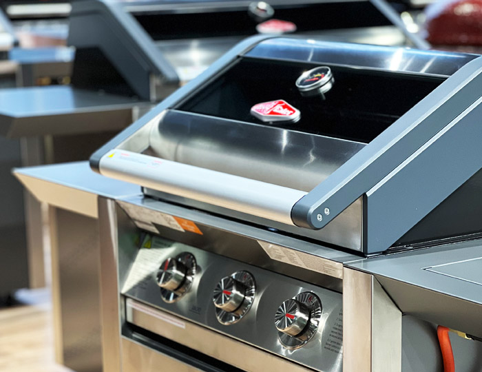BeefEater plinski roštilj 1600 Dark Grey 3 gorionika Grill Centr