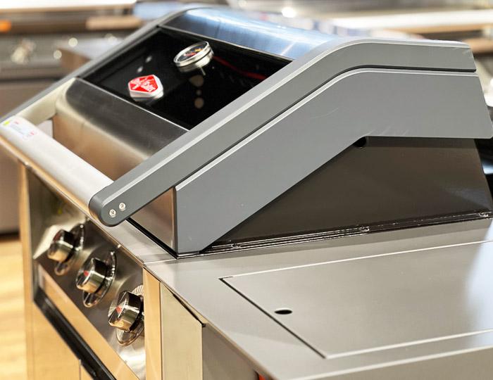 BeefEater plinski roštilj 1600 Dark Grey 3 gorionika Grill Centr