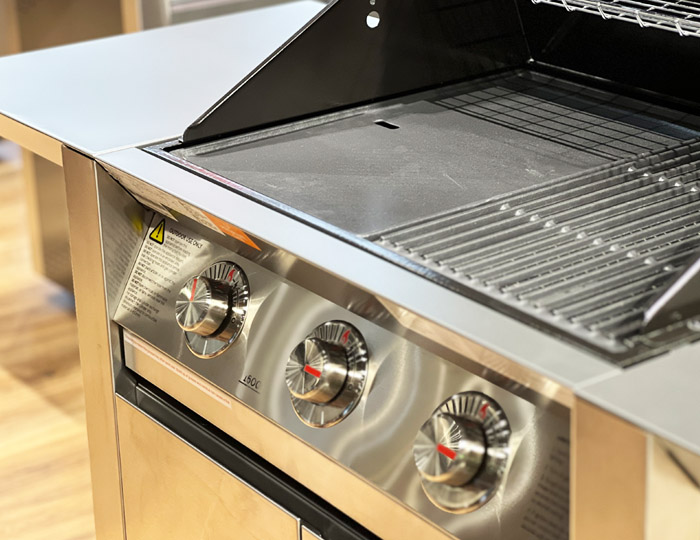 BeefEater plinski roštilj 1600 Stainless Steel 4 gorionika Grill Centr