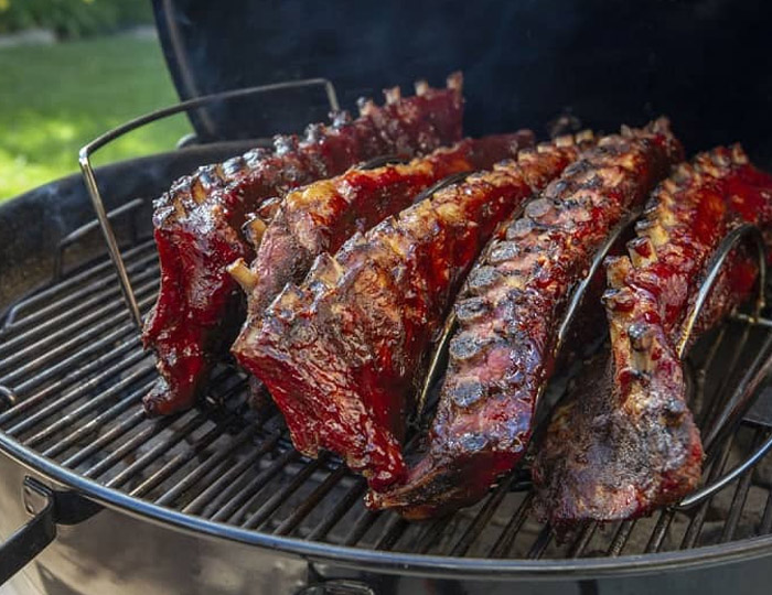 Briqman sečka za dimljenje svinjskog mesa Grill Centr BBQ