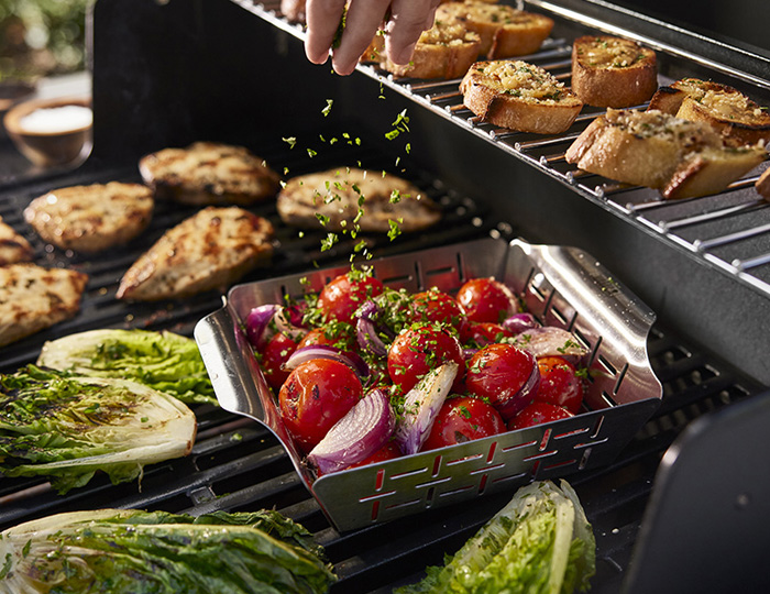 Weber plinskli roštilj Genesis E-415 crni Grill Centr