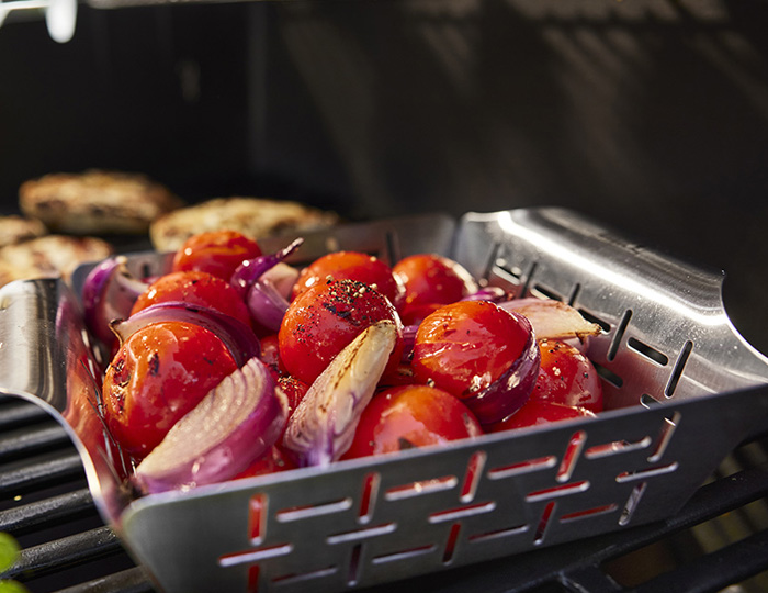 Weber plinskli roštilj Genesis E-415 crni Grill Centr