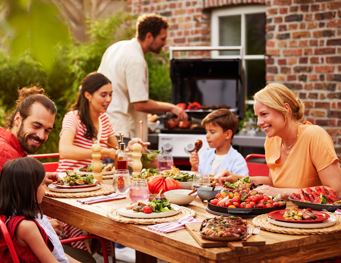 Weber plinski roštilj Spirit E-325 Grill Centr