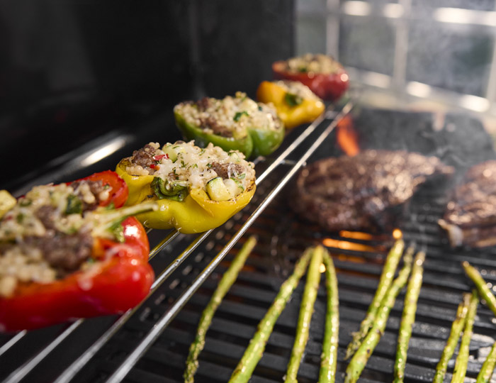 Weber plinski roštilj Spirit E-325 Grill Centr